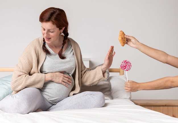 Причины рвоты во время беременности и как с ней справиться